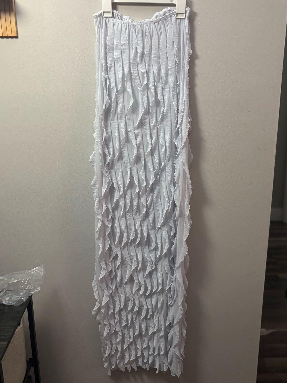PrettyLittleThing White Ruffled Fabric Wall Panel